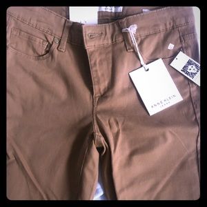 Anne Klein skinny jeans (khakis), size 2 PETITE